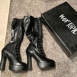 Black lace up platform boots Hot Topic size 8